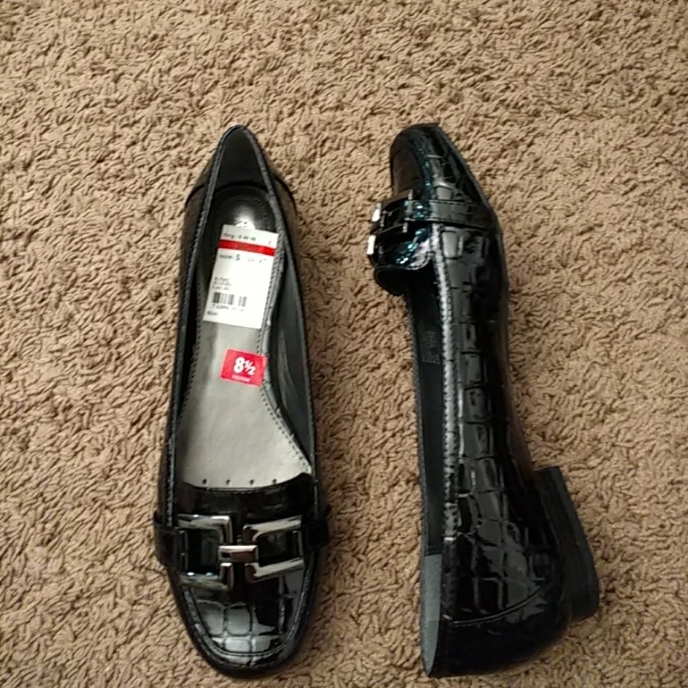 Shoes 8.5